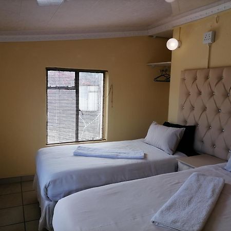 Hotel Maluti Backpackers à Phuthaditjhaba Extérieur photo