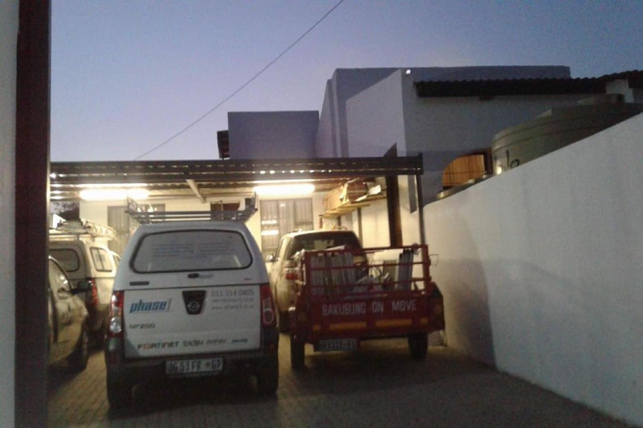 Hotel Maluti Backpackers à Phuthaditjhaba Extérieur photo