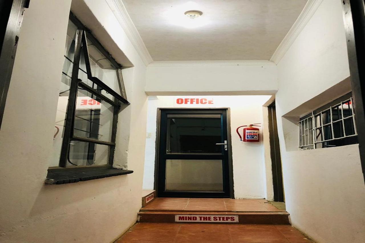 Hotel Maluti Backpackers à Phuthaditjhaba Extérieur photo